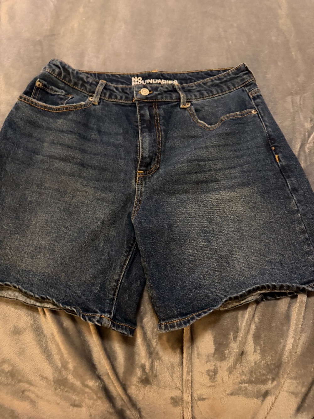 No Boundaries Women's Size 10 Bermuda Denim Shorts Dark Wash